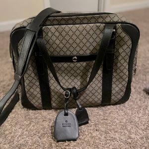 Gucci travel hand bag. Beautiful and spacious.